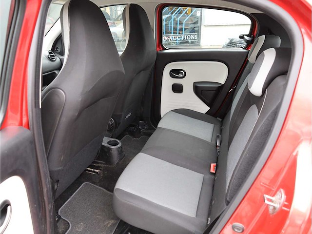 Renault twingo 1.0 sce expression 2015, hg-221-r - afbeelding 13 van  25