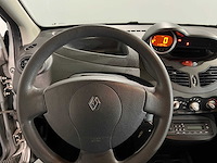 Renault twingo 1.2-16v authentique, 73-lrk-9 - afbeelding 3 van  11