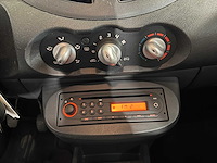 Renault twingo 1.2-16v authentique, 73-lrk-9 - afbeelding 4 van  11
