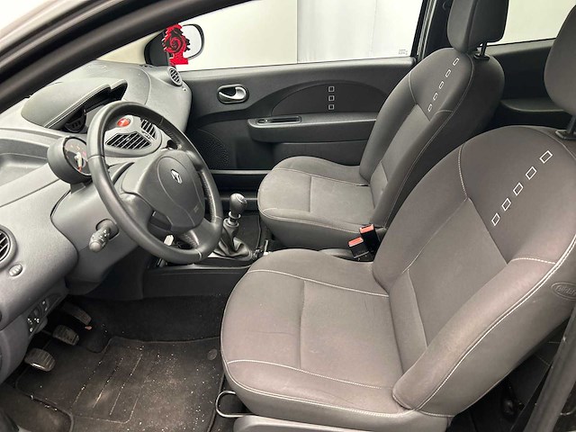 Renault twingo 1.2-16v dynamique 2010 - afbeelding 6 van  17