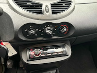 Renault twingo 1.2-16v dynamique 2010 - afbeelding 9 van  17