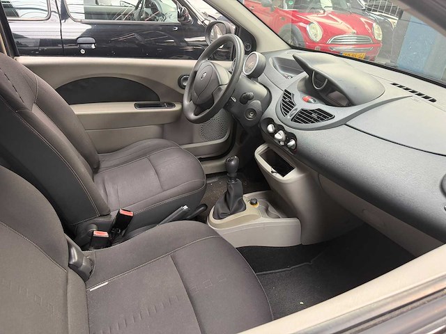 Renault twingo 1.2-16v dynamique, 79-xs-pn - afbeelding 7 van  10