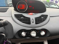 Renault twingo 1.2-16v dynamique, 79-xs-pn - afbeelding 9 van  10