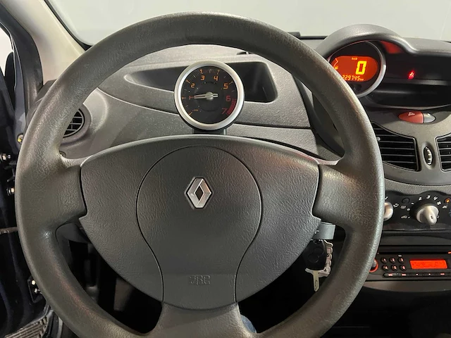 Renault twingo 1.2-16v dynamique, 91-lpj-5 - afbeelding 2 van  15