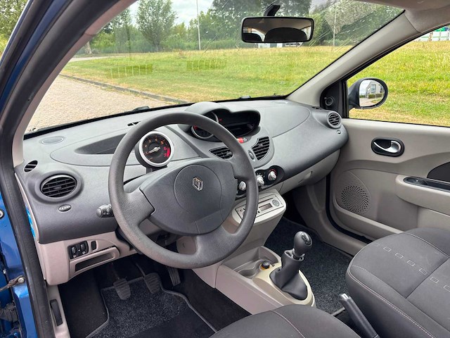 Renault twingo 1.2 16v dynamique, 99-zj-fv - afbeelding 2 van  23