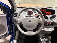 Renault twingo 1.2-16v initiale 76pk 2008, 83-zr-js - afbeelding 31 van  38
