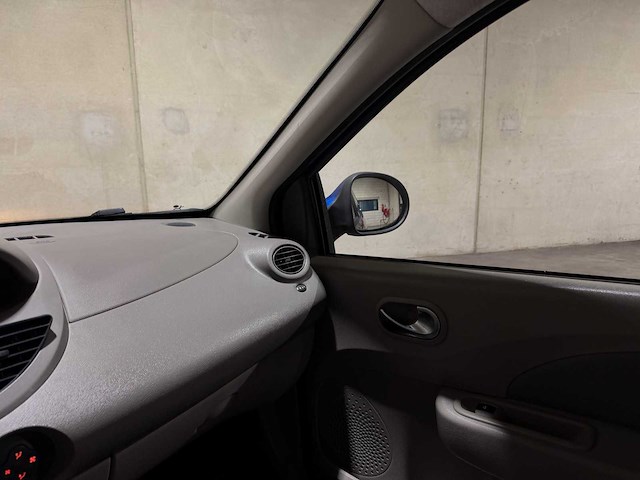 Renault twingo 1.2-16v initiale 76pk 2008, 83-zr-js - afbeelding 14 van  38