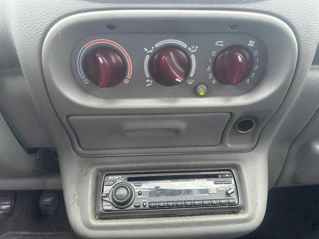 Renault twingo 1.2 16v privilège, 93-gl-kk - afbeelding 3 van  14