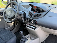 Renault twingo 1.2 authentique 09-hns-9 - afbeelding 6 van  22