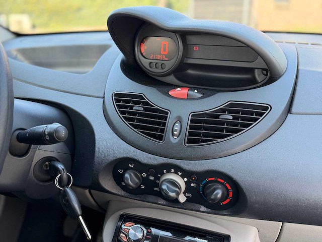 Renault twingo 1.2 authentique 09-hns-9 - afbeelding 2 van  5