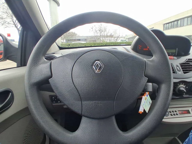 Renault twingo 1.2 authentique 2008 | 09-zd-ln - afbeelding 6 van  23
