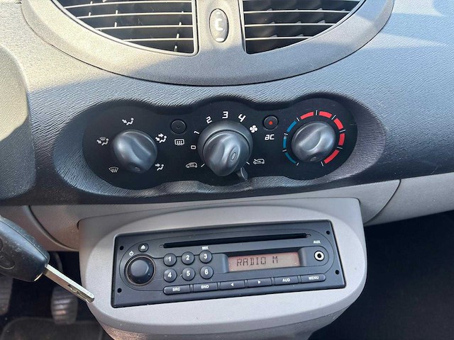 Renault twingo 1.2 authentique 2009 | 94-jxh-1 i - afbeelding 10 van  14