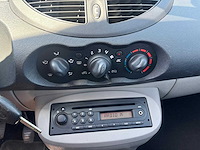 Renault twingo 1.2 authentique 2009 | 94-jxh-1 i - afbeelding 10 van  14