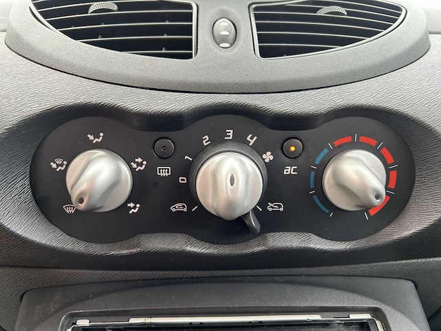 Renault twingo 1.2 authentique 2010 | tr-034-l - afbeelding 6 van  21