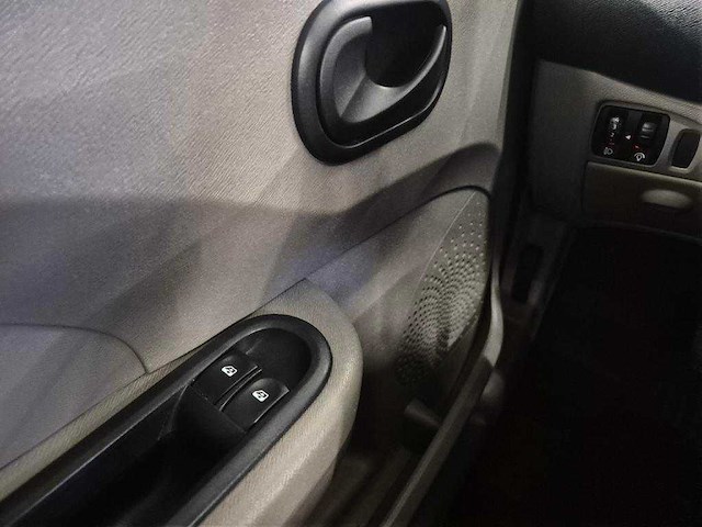 Renault twingo 1.2 authentique, 35-kbz-8 - afbeelding 9 van  12