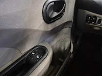 Renault twingo 1.2 authentique, 35-kbz-8 - afbeelding 9 van  12