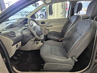 Renault twingo 1.2 authentique, 35-kbz-8 - afbeelding 10 van  12
