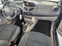 Renault twingo 1.2 authentique, 35-kbz-8 - afbeelding 11 van  12