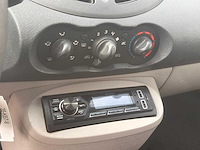 Renault twingo 1.2 authentique, 35-kbz-8 - afbeelding 2 van  13
