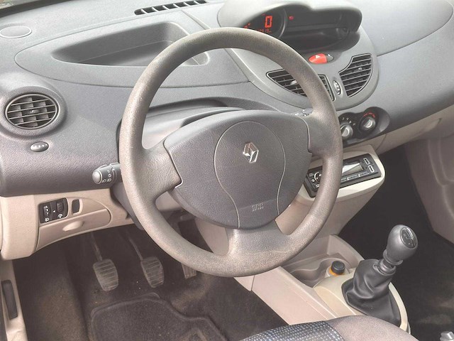 Renault twingo 1.2 authentique, 35-kbz-8 - afbeelding 10 van  13