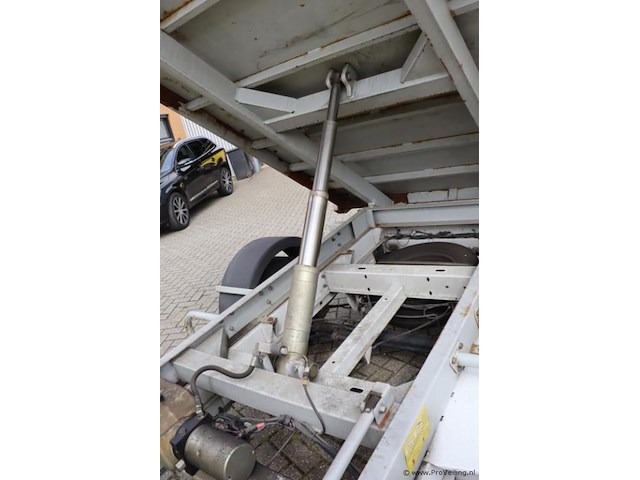 Renault udc1g6 kipper bedrijfsauto - kenteken: 6-vtz-37 - afbeelding 24 van  35