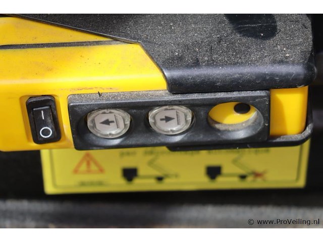 Renault udc1g6 vrachtwagen - kipper (10) - kenteken: 6-vtz-37 - afbeelding 18 van  35