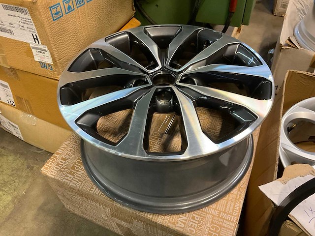 Renault velg - afbeelding 1 van  5