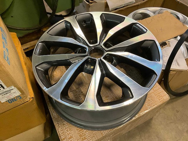 Renault velg - afbeelding 2 van  5