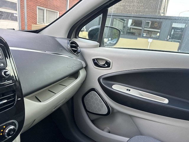 Renault zoe q210 zen qc 22 2015 | t-816-dr - afbeelding 8 van  17