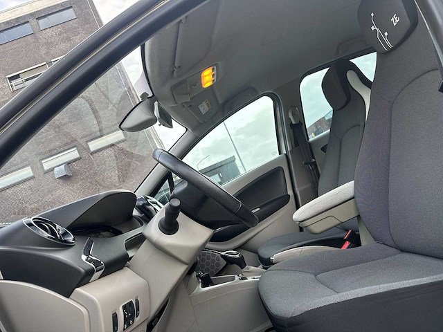 Renault zoe q210 zen qc 22 2015 | t-816-dr - afbeelding 12 van  17