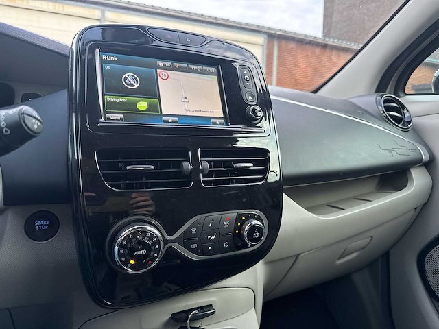 Renault zoe q210 zen qc 22 2015 | t-816-dr - afbeelding 2 van  17