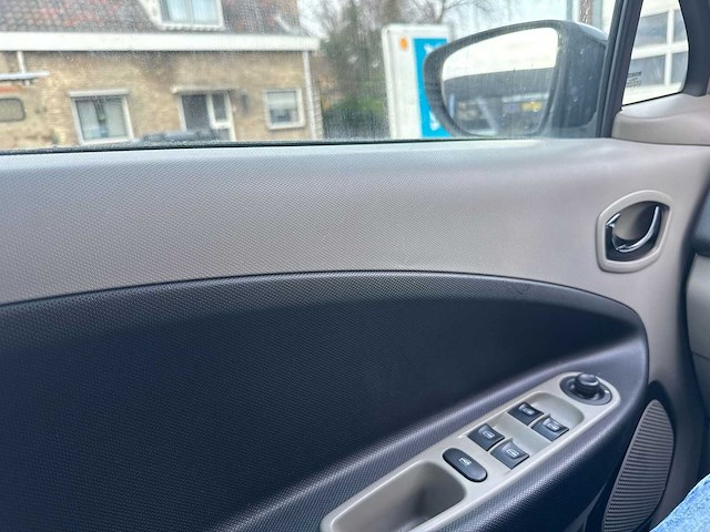 Renault zoe q210 zen qc 22 2015 | t-816-dr - afbeelding 16 van  17