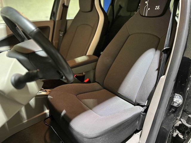 Renault zoe q210 zen qc 22 (ex) 58pk 2016 (origineel-nl), ks-960-b - afbeelding 2 van  4