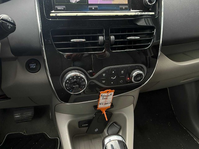 Renault zoe q210 zen quickcharge 22 kwh | nj-946-z i - afbeelding 10 van  19