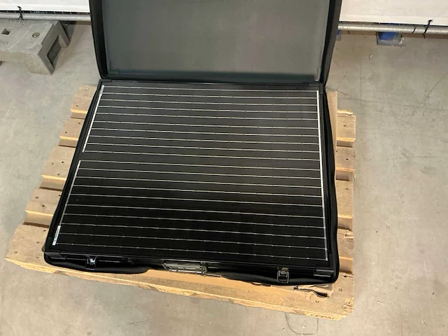 Renogy rng-kit-stcs200d-voy20 zonnepaneel set (4x) - afbeelding 7 van  10