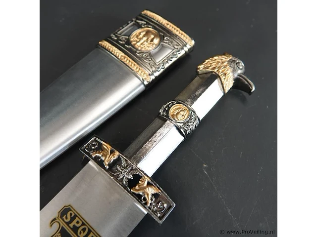 Replica van een romeinse adelaarsdolk (pugio) met gouden accenten en het opschrift spqr op het lemmet - afbeelding 2 van  5
