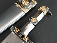 Replica van een romeinse adelaarsdolk (pugio) met gouden accenten en het opschrift spqr op het lemmet - afbeelding 2 van  5