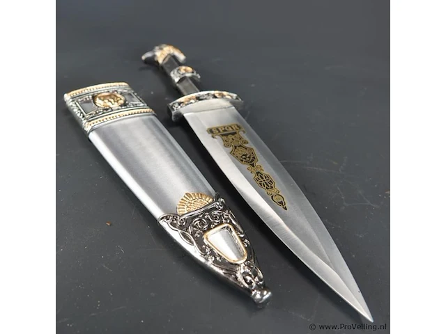 Replica van een romeinse adelaarsdolk (pugio) met gouden accenten en het opschrift spqr op het lemmet - afbeelding 4 van  5