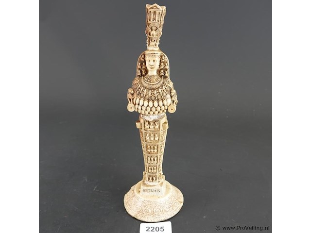 Replica van het standbeeld van artemis van efeze, de godin van de jacht en vruchtbaarheid. - afbeelding 1 van  5