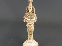 Replica van het standbeeld van artemis van efeze, de godin van de jacht en vruchtbaarheid. - afbeelding 1 van  5