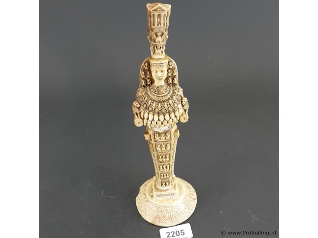 Replica van het standbeeld van artemis van efeze, de godin van de jacht en vruchtbaarheid. - afbeelding 2 van  5