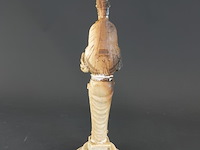 Replica van het standbeeld van artemis van efeze, de godin van de jacht en vruchtbaarheid. - afbeelding 4 van  5