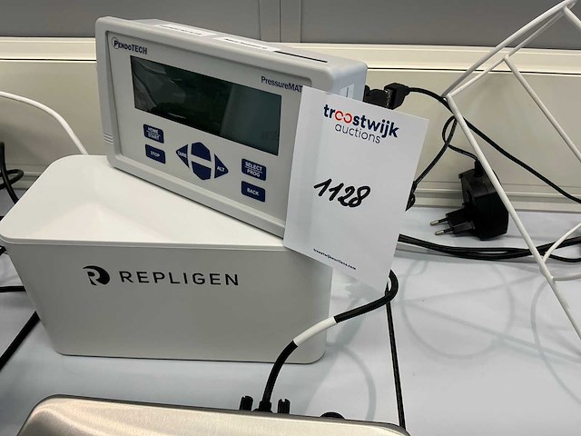 Repligen kr2i tff-eenheid met pompunit en 2x schaal - afbeelding 9 van  13