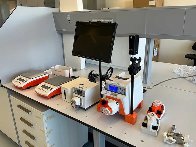 Repligen/spectrumlabs tff-unit met pompunit en 2x schaal - afbeelding 1 van  13
