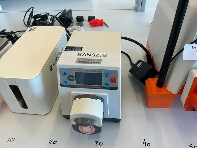 Repligen/spectrumlabs tff-unit met pompunit en 2x schaal - afbeelding 9 van  13