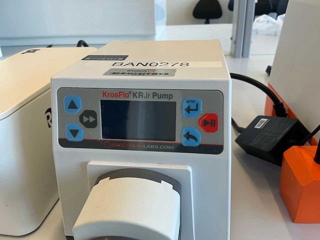Repligen/spectrumlabs tff-unit met pompunit en 2x schaal - afbeelding 10 van  13