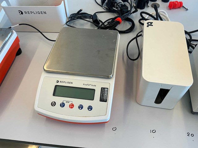 Repligen/spectrumlabs tff-unit met pompunit en 2x schaal - afbeelding 11 van  13