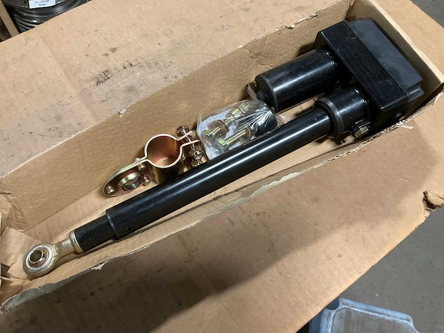 Reserve motor - afbeelding 2 van  2