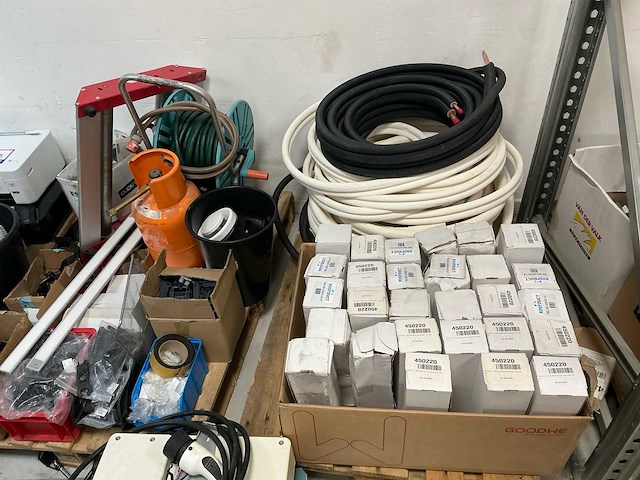 Rest partij installatiemateriaal - afbeelding 2 van  8
