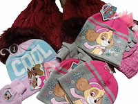 Rest partij mutsen 7 - afbeelding 1 van  3